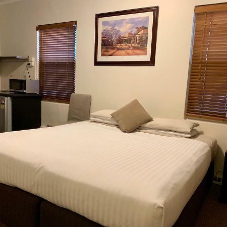 Готель Ashfield Manor Sydney Екстер'єр фото