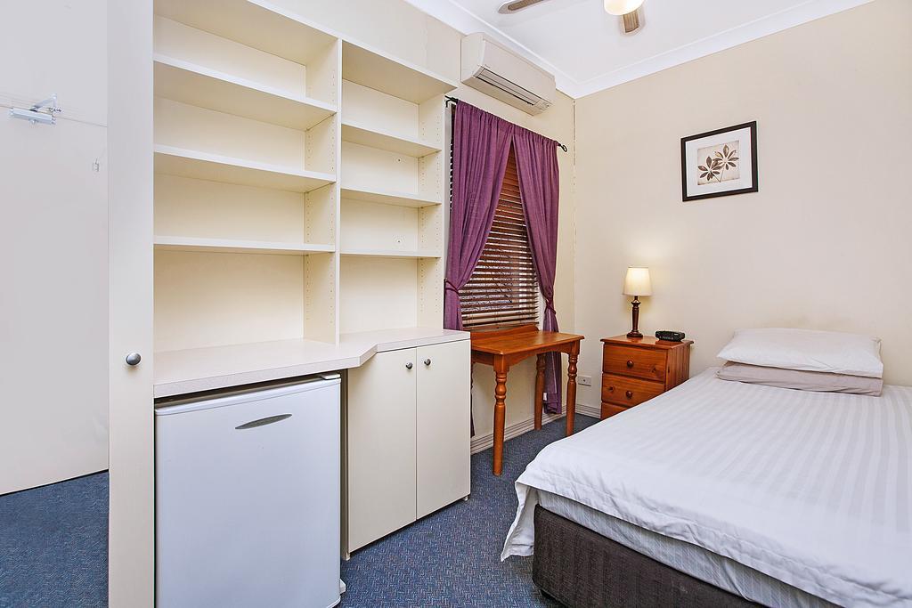 Готель Ashfield Manor Sydney Екстер'єр фото